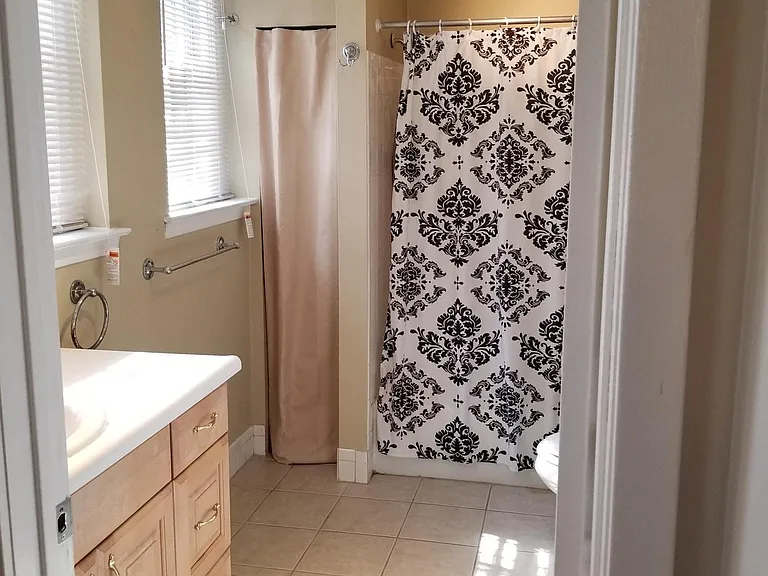928 Spruce St #1R — Photo 6