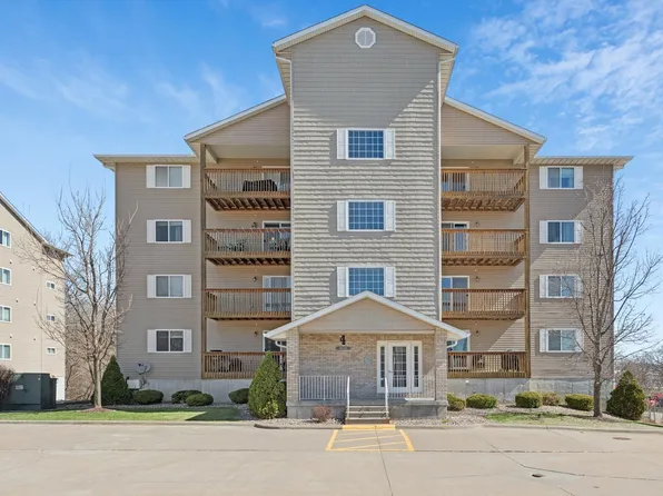 4107 Creek Hill Dr #7, Bettendorf, IA 52722