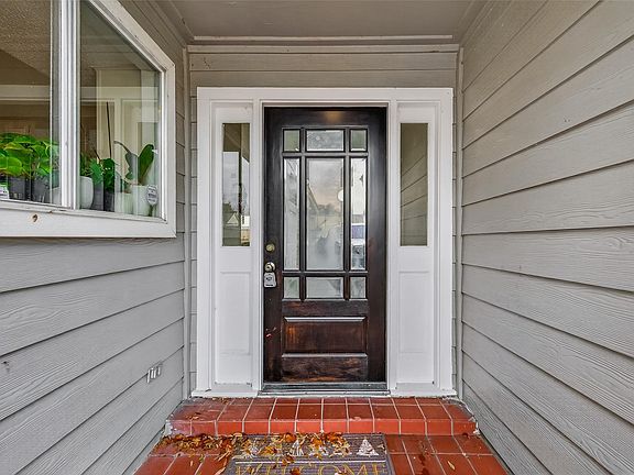 4th image of 3214 Meadway Dr