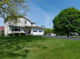 201 Hearthstone Rd, Chittenango, NY 13037