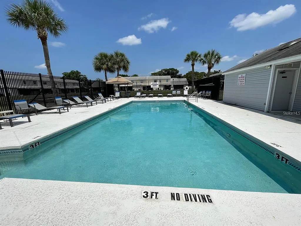 2 bed, 2.0 bath, 1005 sqft, $1,650 — Photo 2