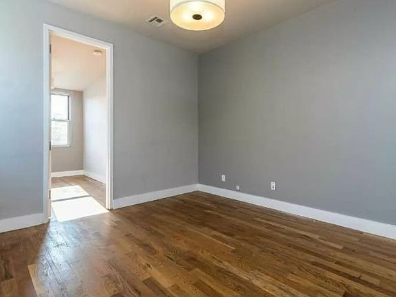 4th image of 132 Meserole St #4M