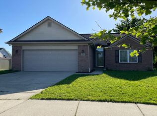26744 Coronation Dr, Woodhaven, MI 48183