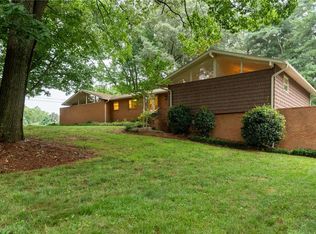 3600 Grandview Club Rd, Pfafftown, NC 27040