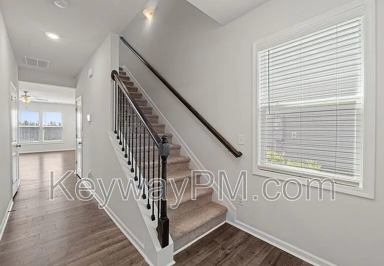 4136 Thimbleberry Dr — Photo 3
