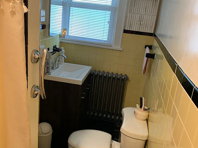 141 Gainsborg Ave E #1L — Photo 13