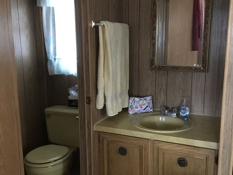2nd image of 226 S 54th Pl