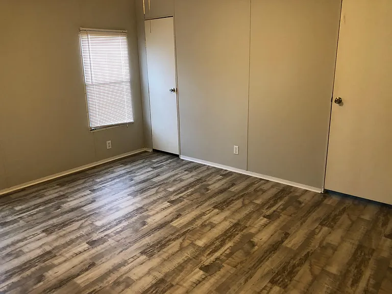 12905 Fairview Rd — Photo 10