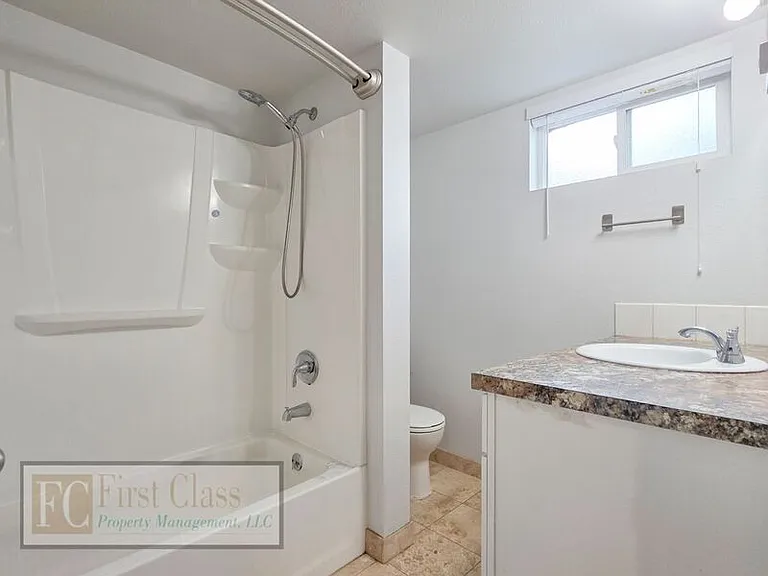 5735 N Montana Ave — Photo 22
