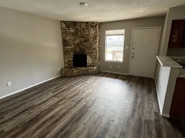 821 Bracewood Cir APT C, San Marcos, TX 78666