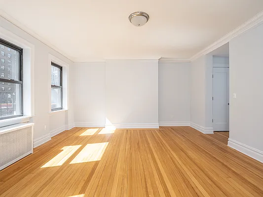 Rented by City Connections Realty | media 8