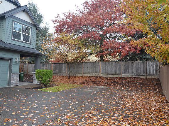 2nd image of 3613 N Oak Hollow Dr