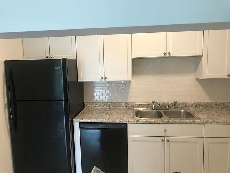 6490 N Northwest Hwy #3B — Photo 4
