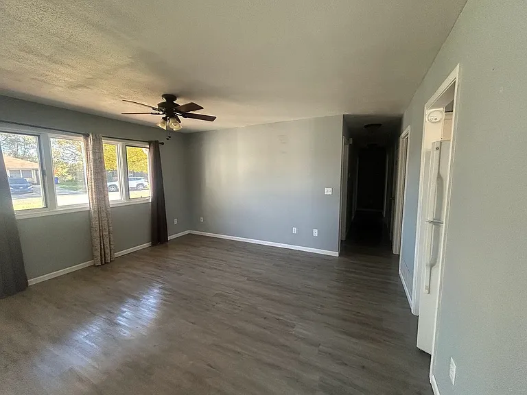 1320 Parkside Dr — Photo 13