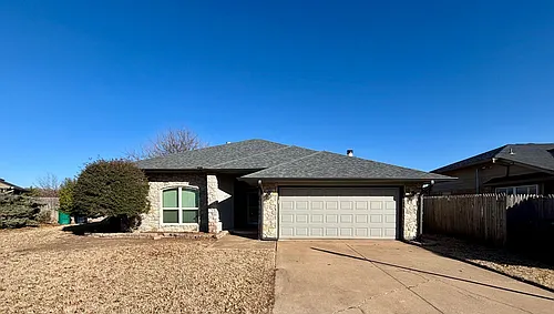1304 Fairfax Cir Photo 1