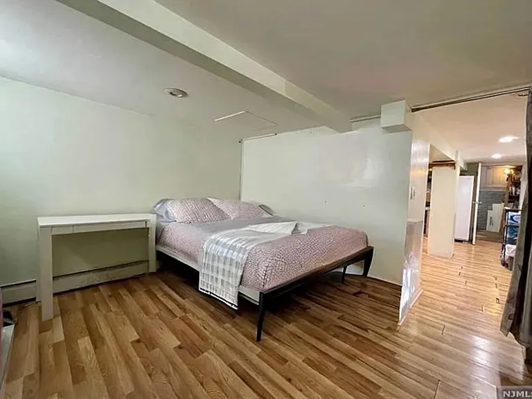 307 N 5th St #1 — Photo 9