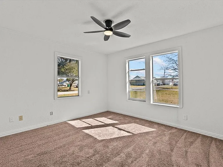 1002 Orange St — Photo 15