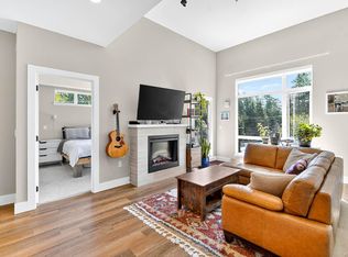 700 Yew Wood Rd #302, Tofino, BC V0R 2Z0