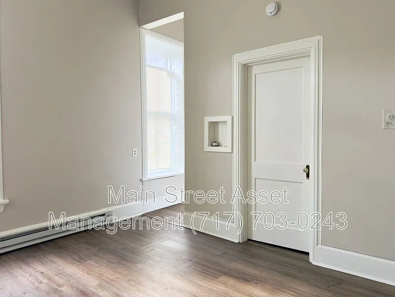 Studio, 1.0 bath, 270 sqft, $825 — Photo 4
