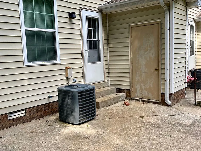 638 Bradley Ct #C — Photo 16
