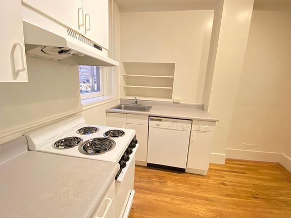 3rd image of 851 Ofarrell St APT 204