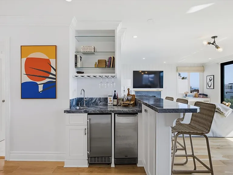 506 Manhattan Ave — Photo 13