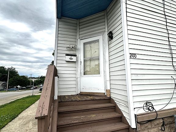 4th image of 200-202 Rowell Ave