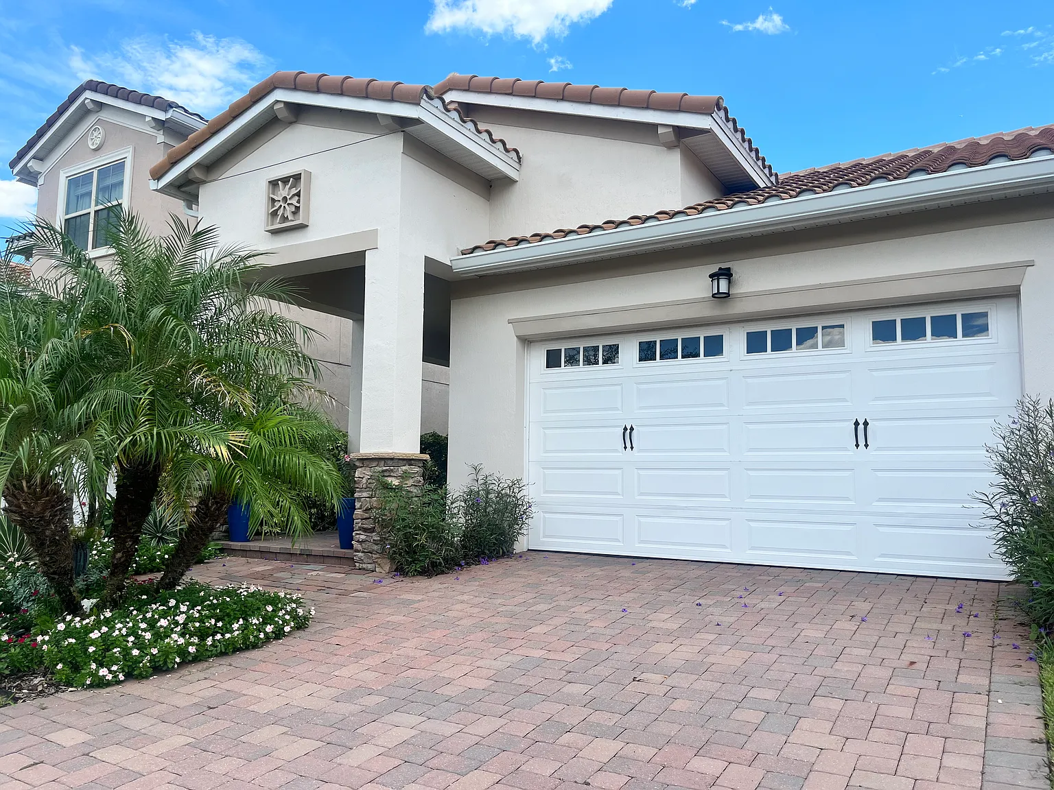 3 bed, 1963 sqft, $3,200 — Photo 2