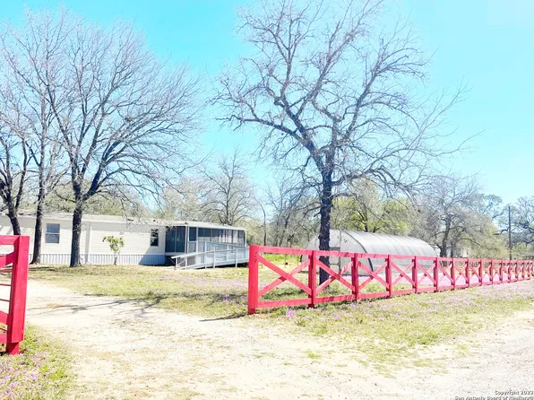 26 PRAISE DR, Poteet, TX 78065