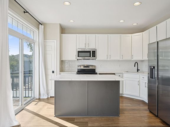 2nd image of 408 Proft Pl NE