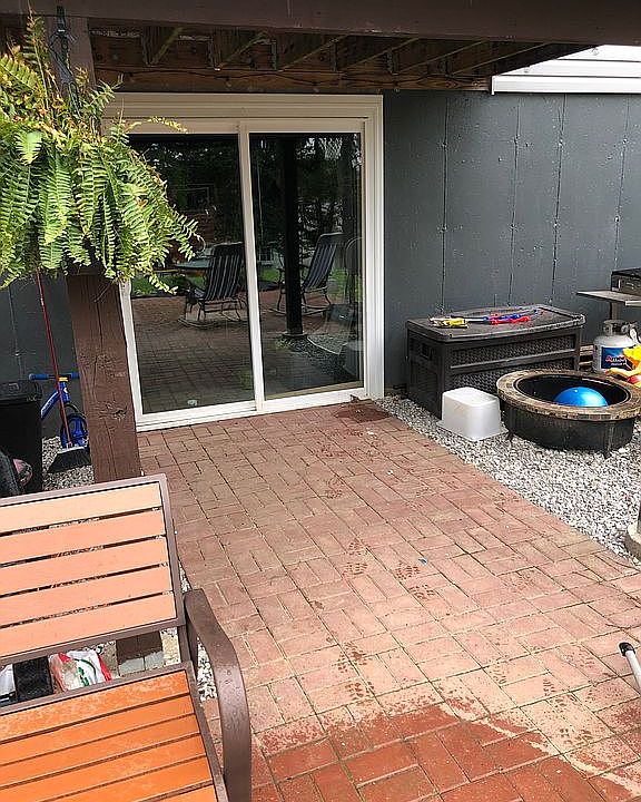 2nd image of 2433 Whitshire Dr