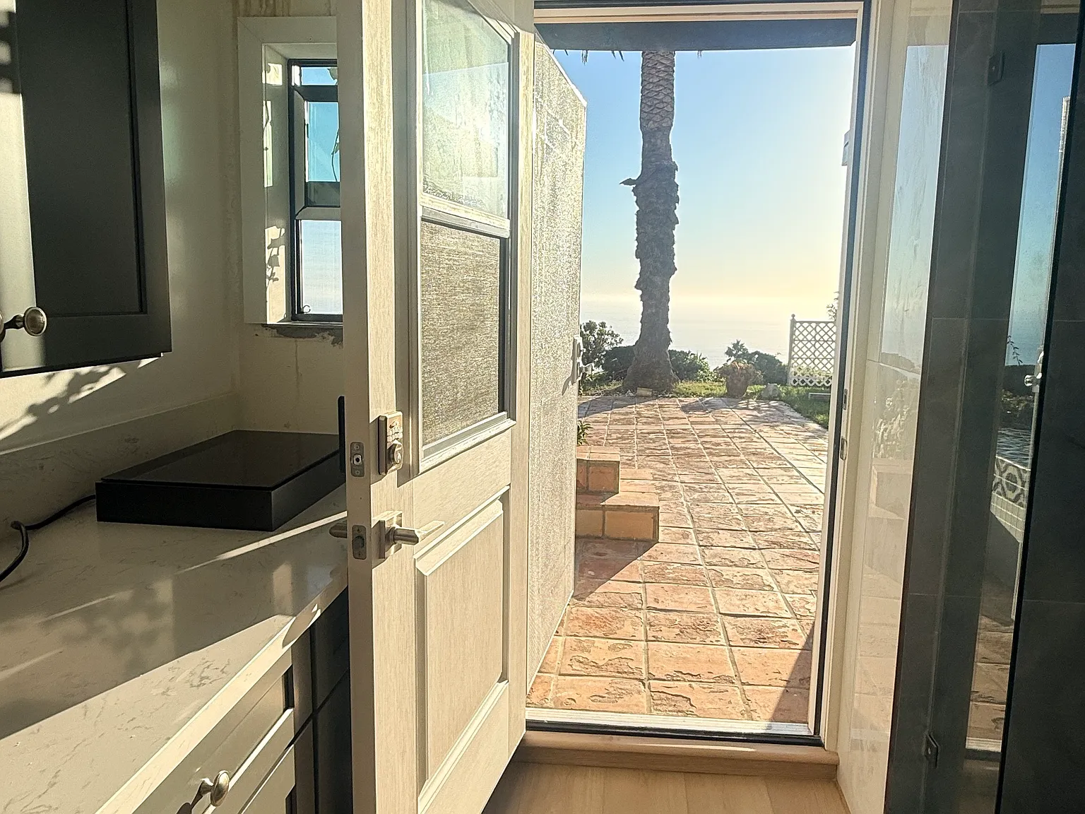 5 bed, 4766 sqft, $1,500 — Photo 4