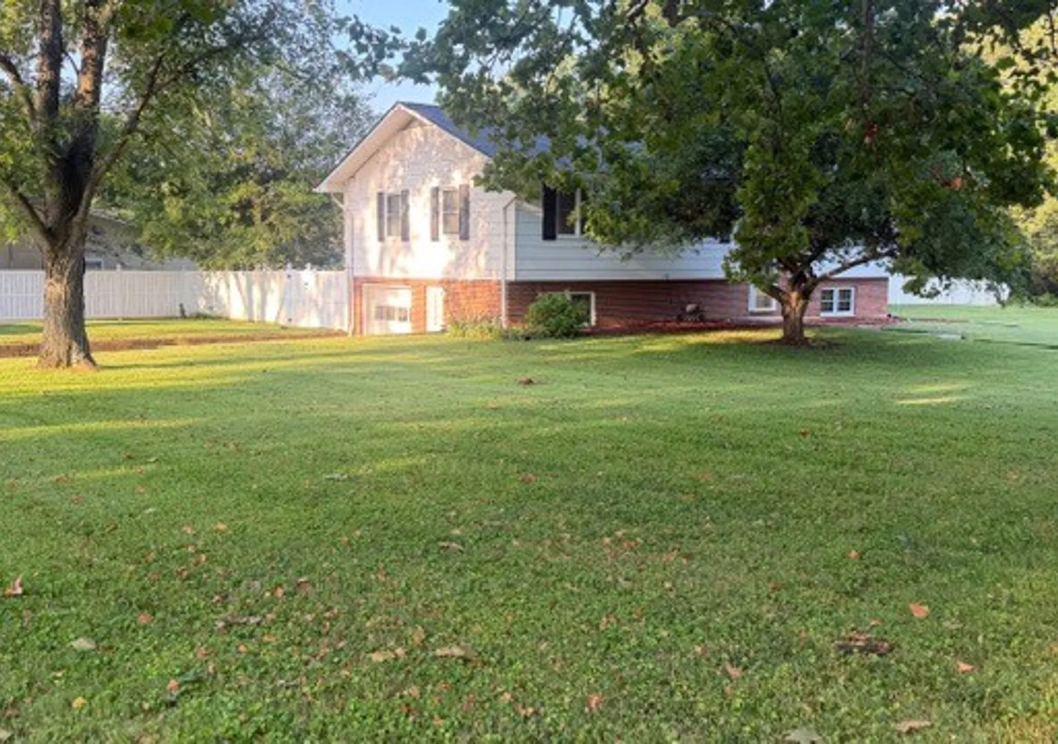 1518 West St. Louis Street — Photo 4