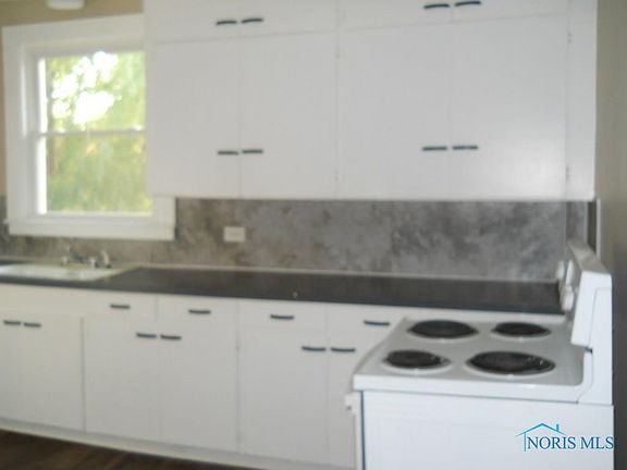 3rd image of 813 N Scott St
