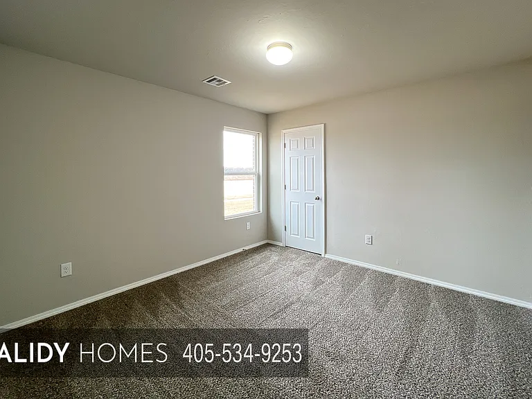 4301 Driftwood Dr — Photo 16