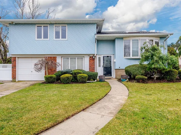 192 Kingston Boulevard, Island Park, NY 11558