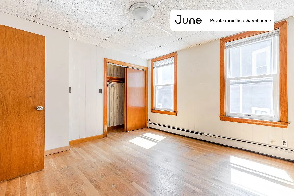 Building Photo - 5 Oswald St #C