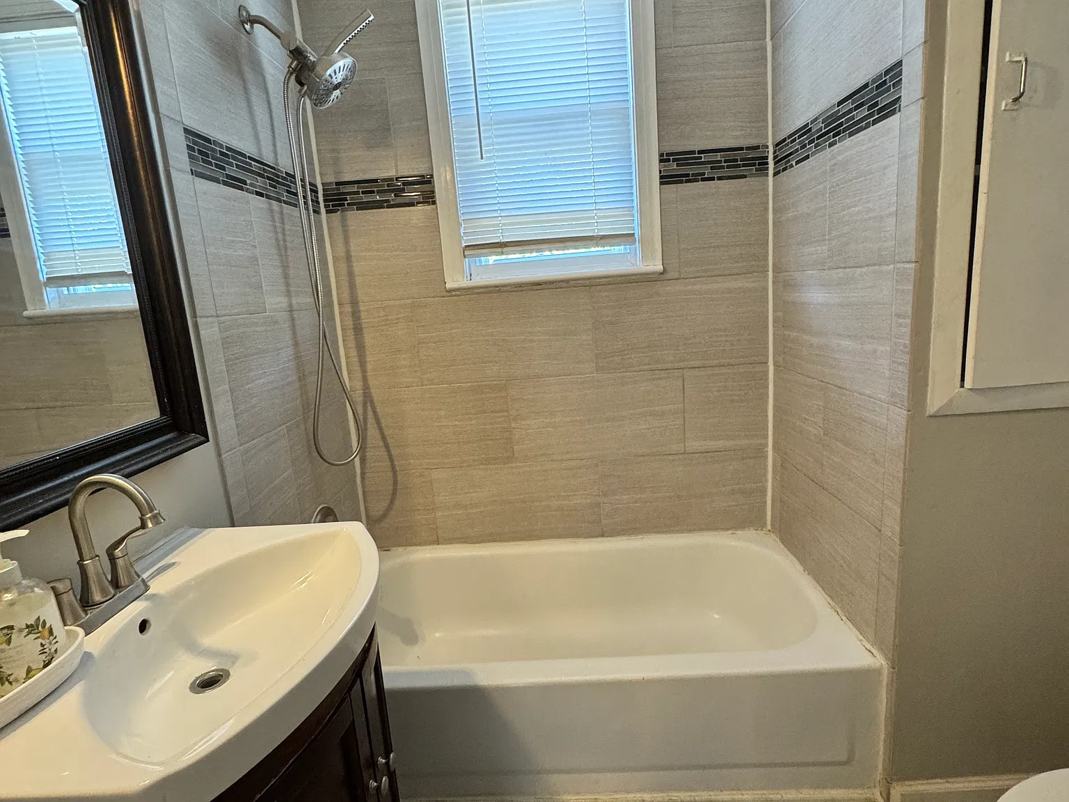 2 bed, 1.5 bath, 924 sqft, $3,000 — Photo 4