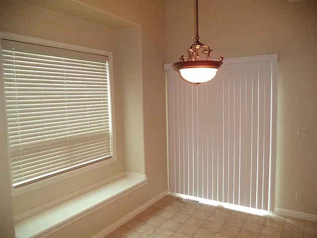 3 bed, 2.0 bath, 1357 sqft, $2,350 — Photo 4