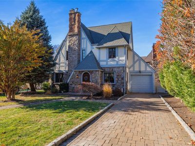 20 Addison Place, Rockville Centre, NY, 11570
