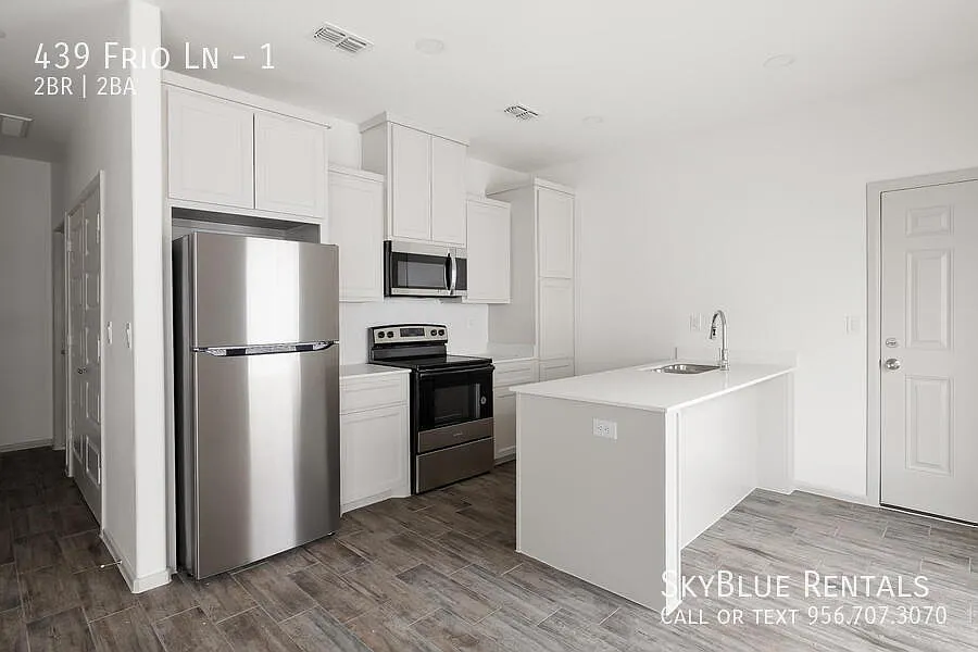 "Charming 2-Bed, 2-Bath Alamo Apartment with Elegant Granite Countertops!" — Photo 2