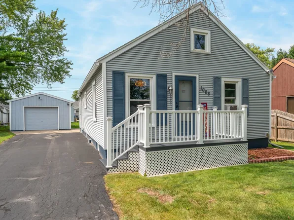 1068 Claude St, Menasha, WI 54952