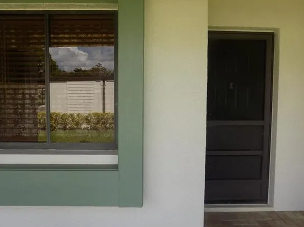 2557 Laurelwood Dr Building 10, Clearwater, FL 33763