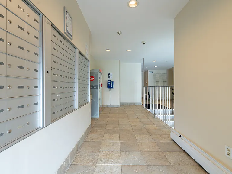 50 Shelley Dr — Photo 7