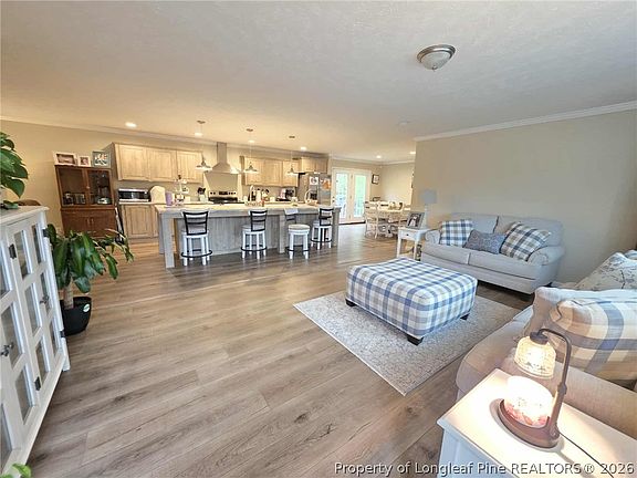 3rd image of 64 Horseshoe Rd