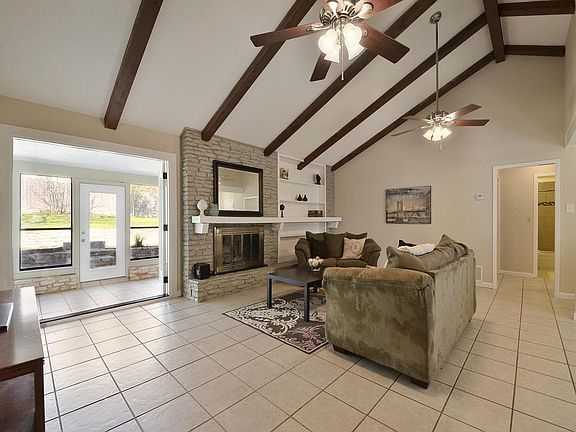 3rd image of 7014 Whispering Creek Dr