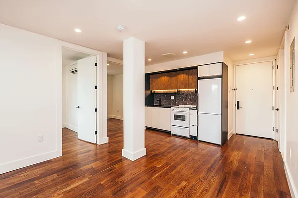 Rented by Nooklyn NYC LLC | media 97