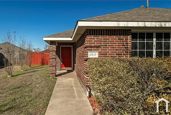 4 bed, 1930 sqft, $2,890 — Photo 2