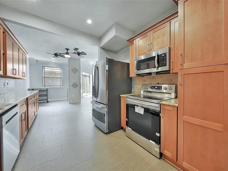 652 N Eldridge Pkwy — Photo 9