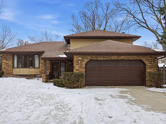 3rd image of 318 Dale Ave